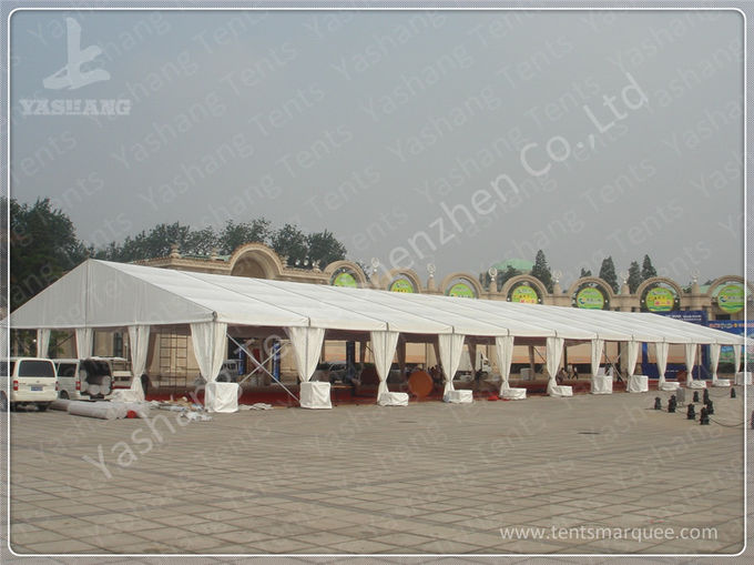 les tentes 1000 géantes de partie d'extérieur de 30X50 Seater commerciales imperméabilisent une forme de toit de cadre